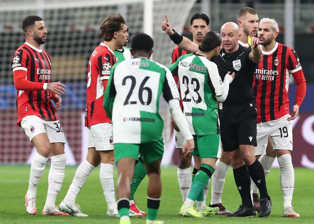 espulsione Theo Hernández AC Milan Milan-Feyenoord 1-1 Champions League 2024-2025