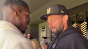 Ex Milan, Giroud incontra l'ex compagno Pogba | VIDEO (screen Gazzetta.it)