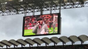 Milan-Como, San Siro omaggia Bruno Pizzul. Le immagini | VIDEO (screen Gazzetta.it)
