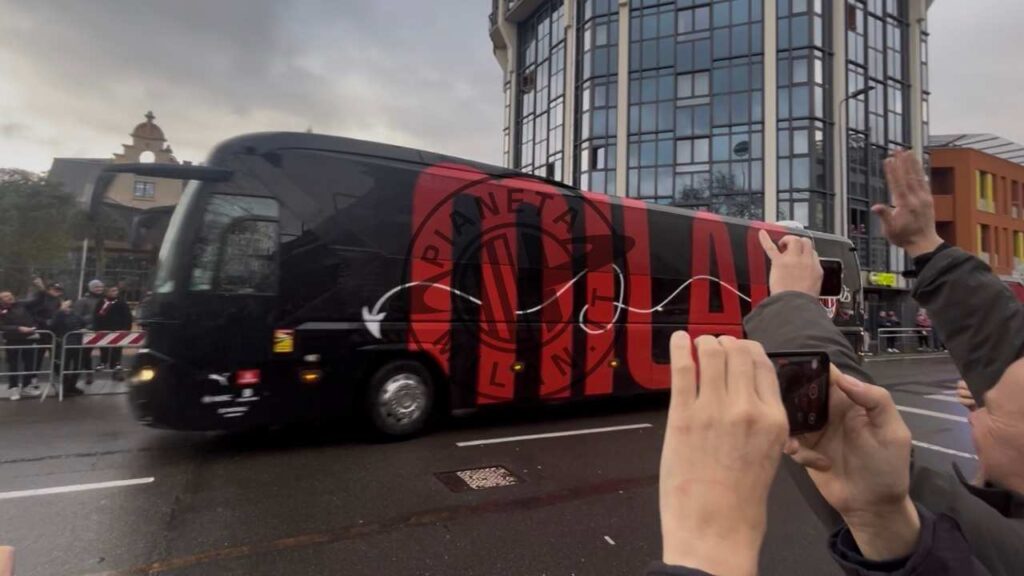 Milan-Como Serie A 2024-2025 pullman San Siro