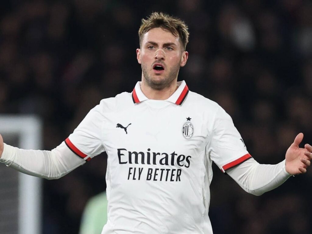 Santiago Giménez AC Milan Bologna-Milan 2-1 Serie A 2024-2025