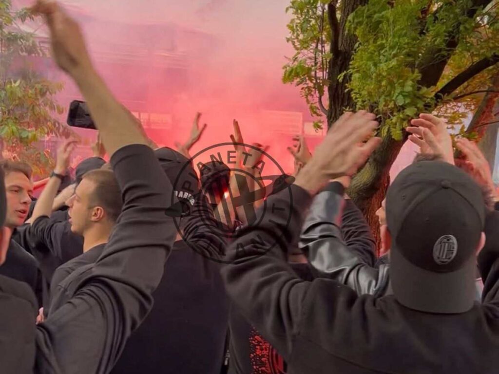VIDEO, Derby Inter-Milan: i tifosi scaldano l'atmosfera fuori San Siro | PM NEWS