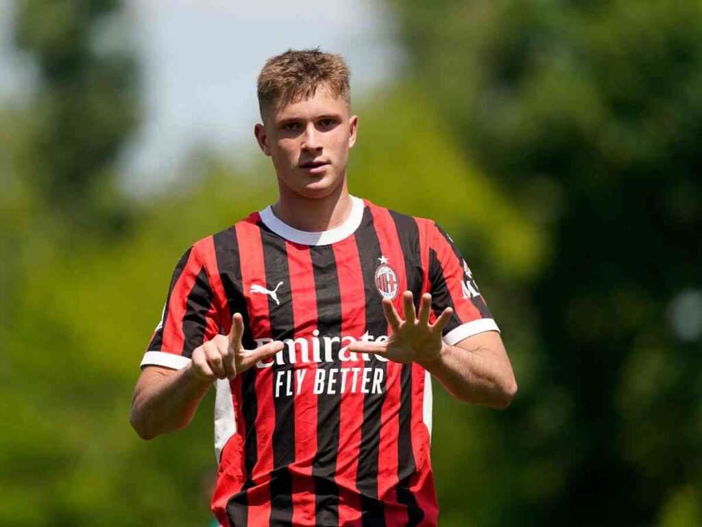 Scotti: "Un onore indossare la maglia del Milan. Il paragone con Inzaghi ..."