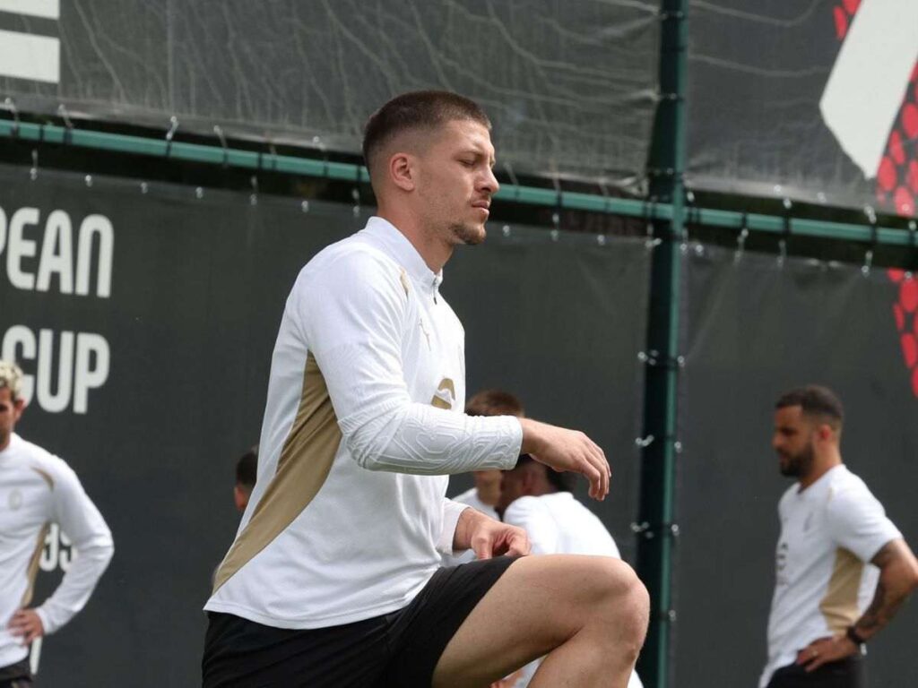 Milan, Jovic recuperato. C'è una notizia fondamentale per Conceicao