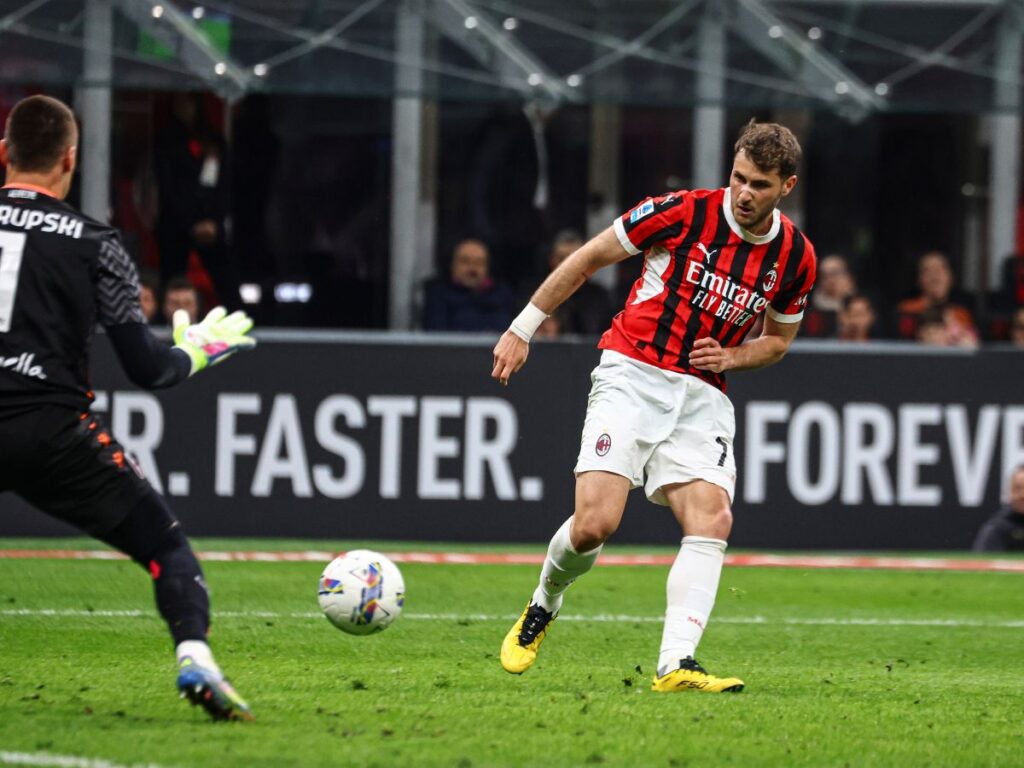 gol Santiago Giménez AC Milan Milan-Bologna 3-1 Serie A 2024-2025