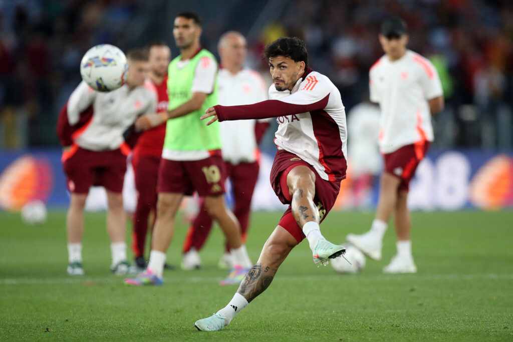 Roma-Milan 2-1, magia di Paredes su punizione: Maignan sorpreso