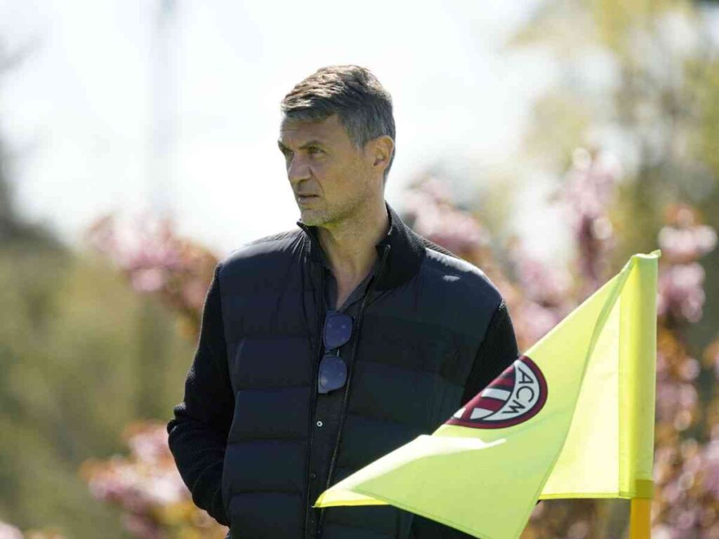 Casa Milan, altri cartelli per Maldini: "Torna a casa capitano". E sulla società ...