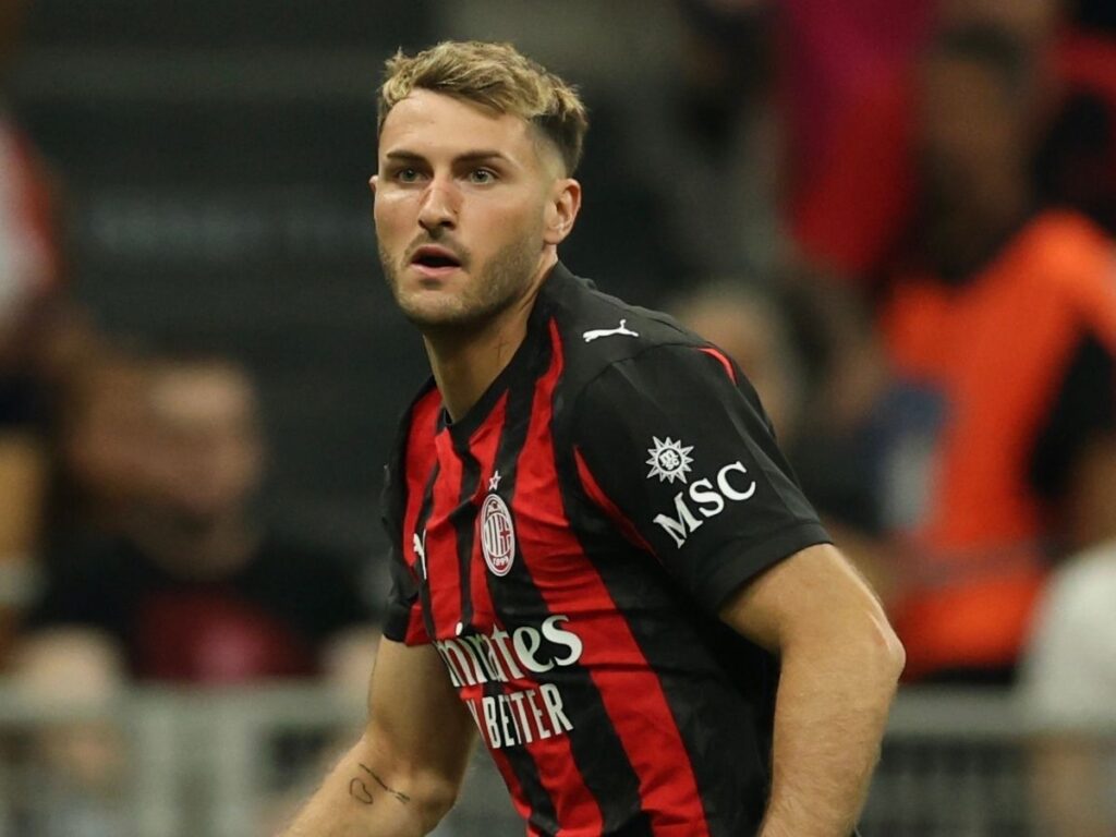 Vlahovic, Giménez e Dovbyk: Milan, le ultime mosse di calciomercato