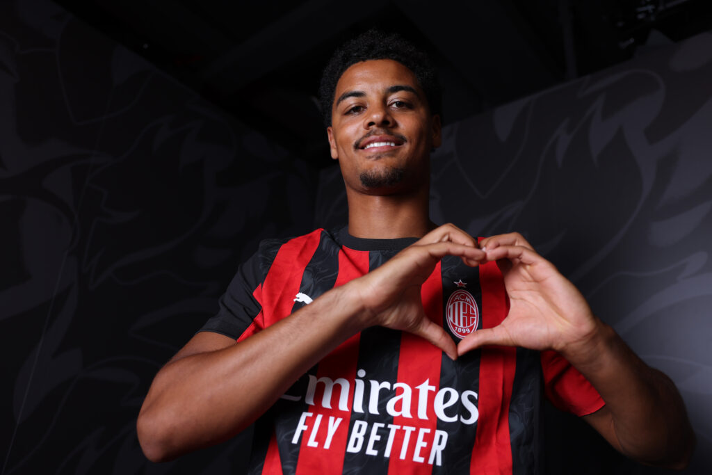 AC Milan Unveil New Signing Koni De Winter
