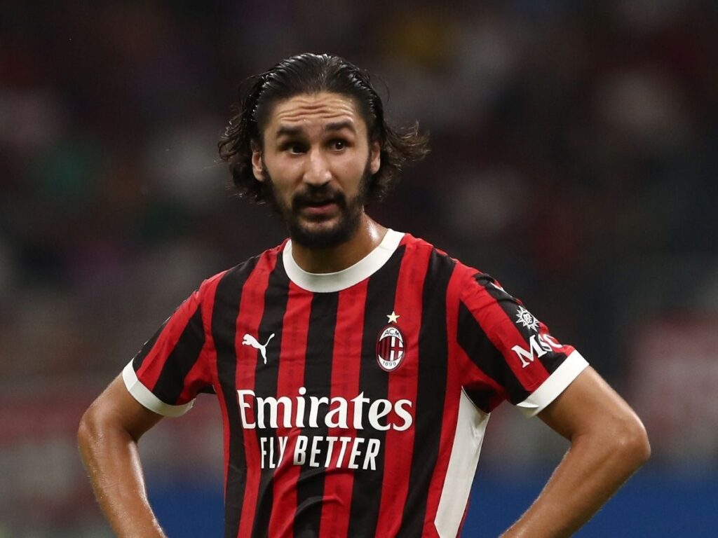 Calciomercato Milan, Schira: "Due club francesi su Adli. Dialoghi in corso"