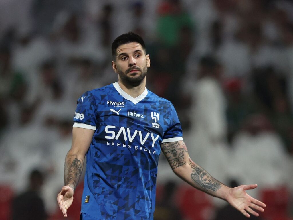 Calciomercato, Mitrovic offerto al Milan: ecco la risposta dei rossoneri