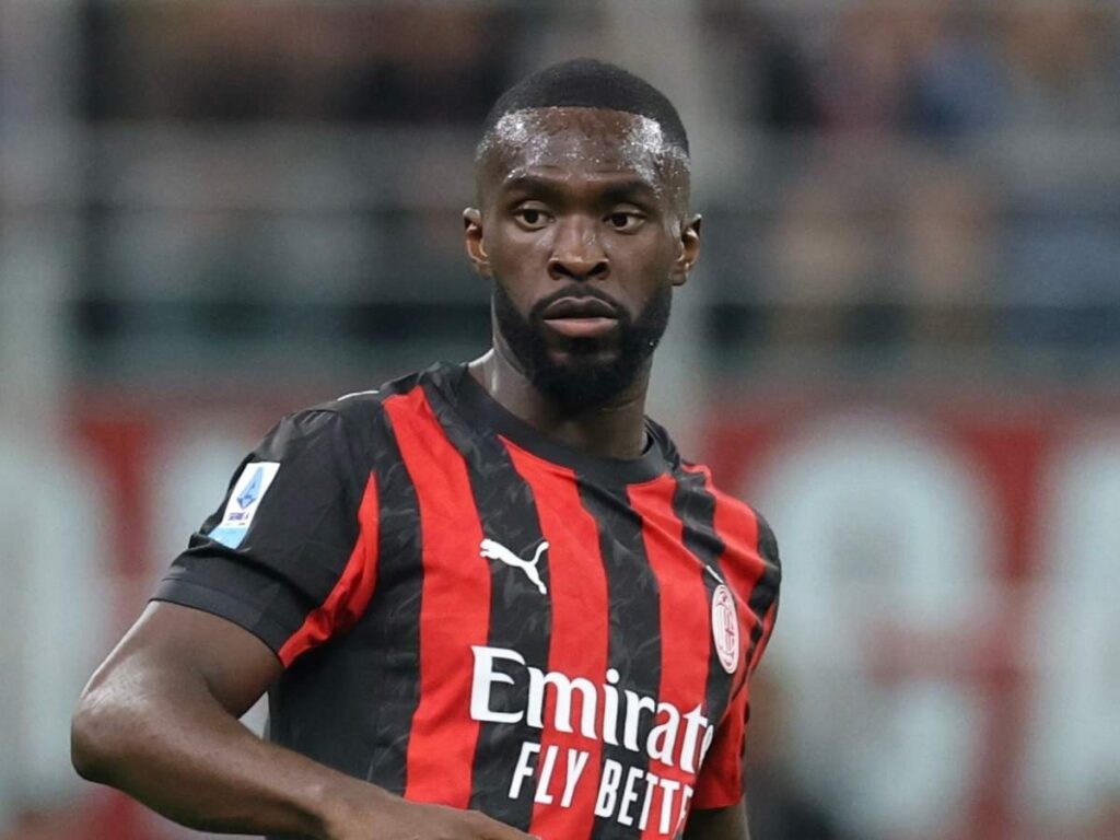Infortunio Tomori, ecco come sta il difensore del Milan e se recupera per la Juventus