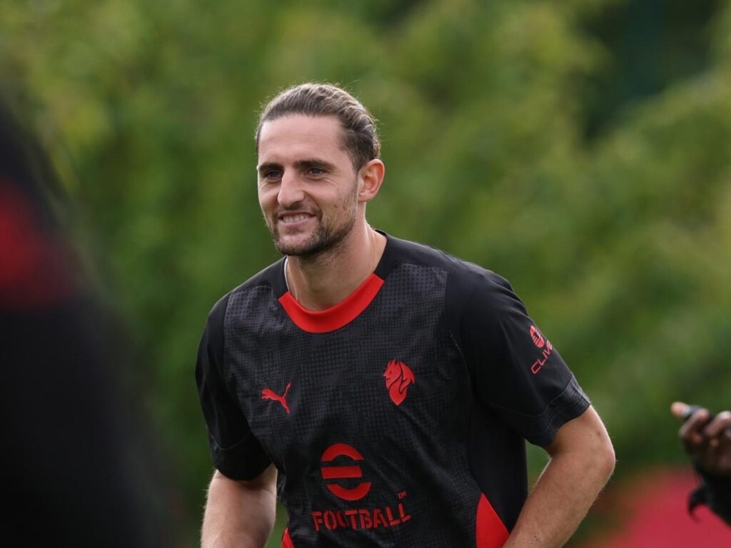 Milan, Benatia: "Ho discusso con Allegri". Sulla rissa Rabiot con Rowe ...