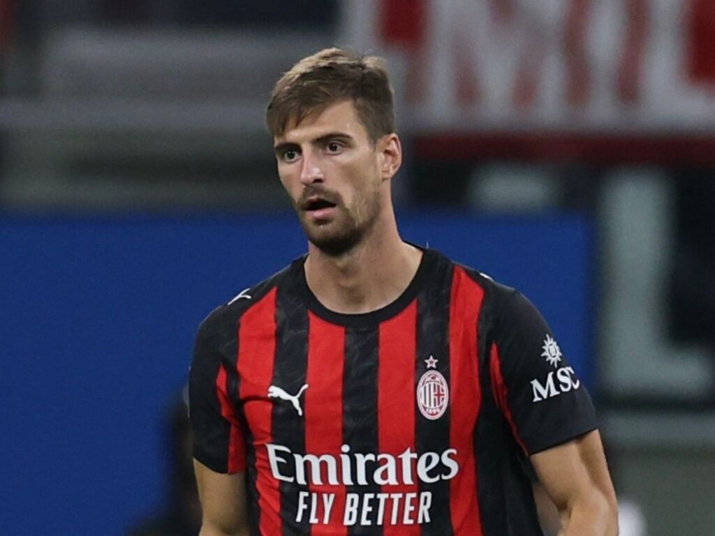 Allegri blinda il Milan: difesa a tre per limitare i gol al passivo