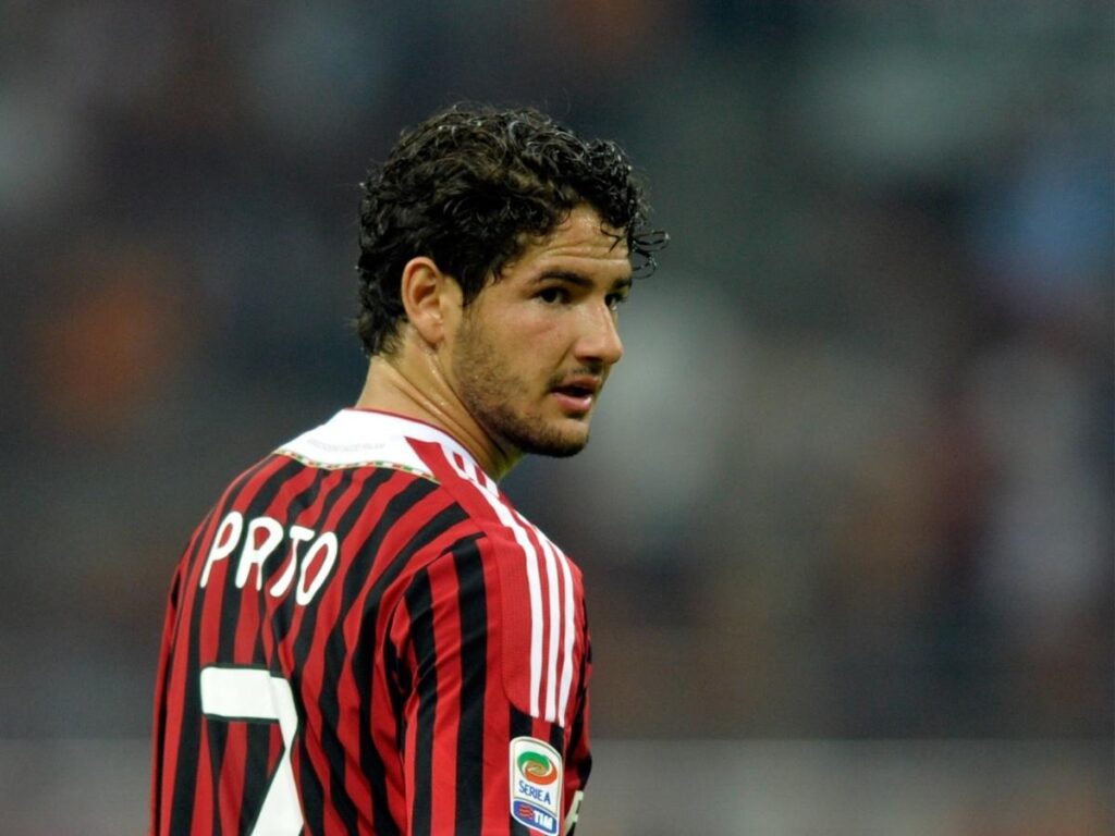 Milan, Pato: quattordici anni fa il gol che scioccò il mondo. Un talento che ... | VIDEO