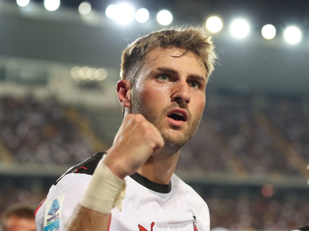 Milan, Romano: "Gimenez ha scelto forte di restare. Cercato anche da ..."
