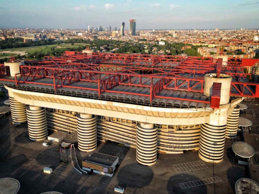 Stadio Milan, La Russa: "Non vorrei l'abbattimento di San Siro"
