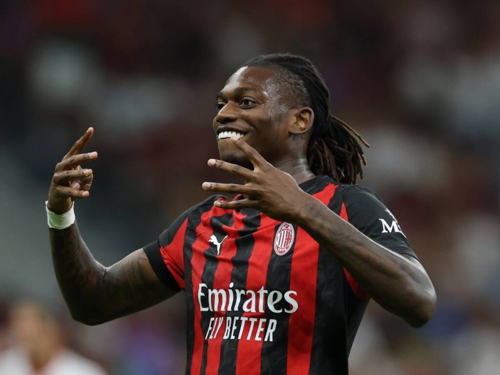Il siluro di Leao: "Ho detto no all'Inter e sì al Milan. Non potevo dire di no a Maldini"