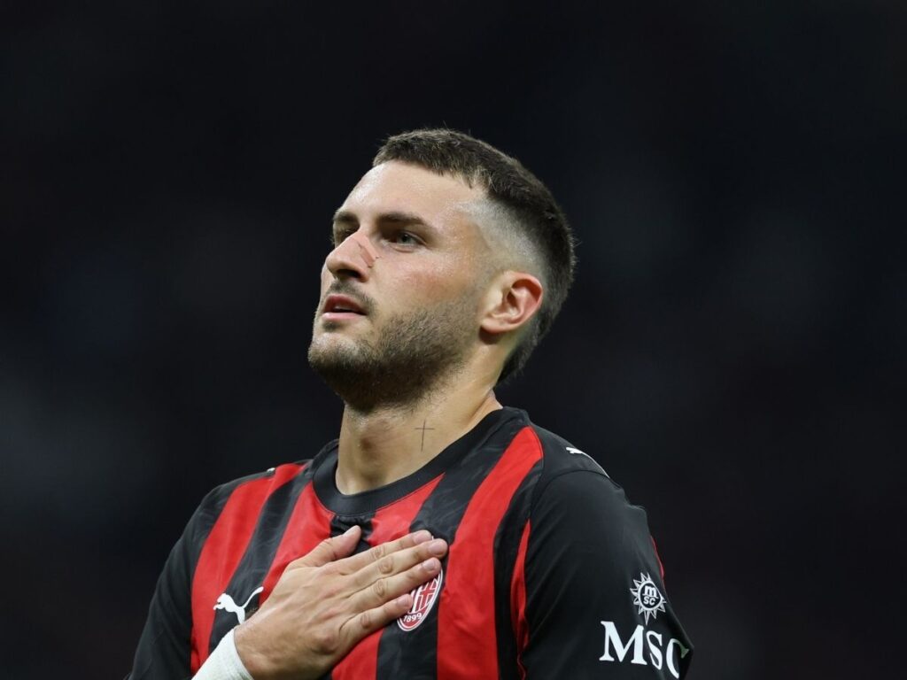 Milan-Lecce 1-0 (al 45'): lampi di Gimenez e dominio rossonero