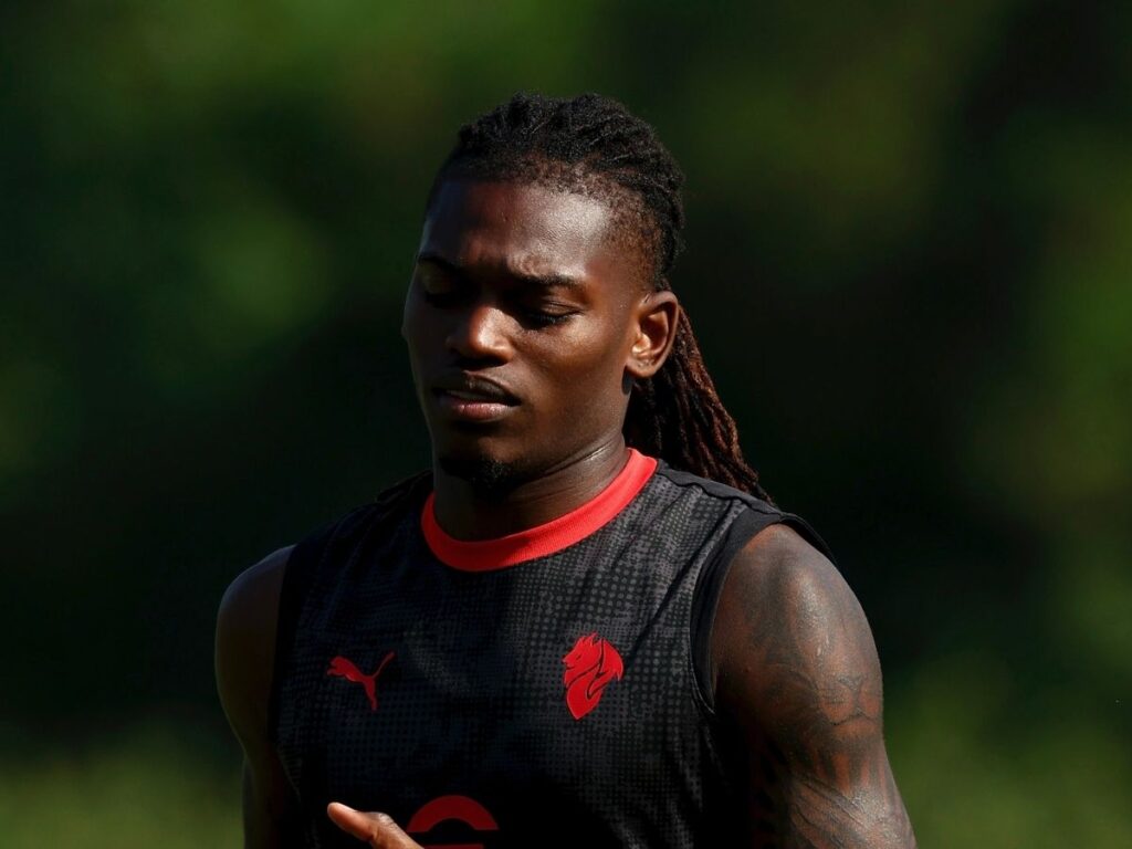 Milan, Leao non vede l'ora di tornare in campo. Ecco quando rientrerà