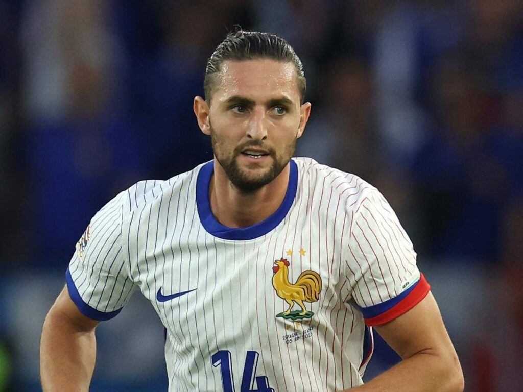 Milan, domani in quattro di rientro a Milanello: ci sarà anche Rabiot