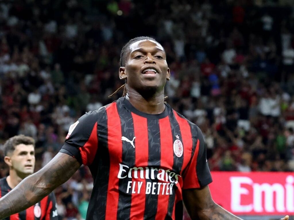 Milan, papà Leao festeggia i gemelli in attesa del ritorno al gol