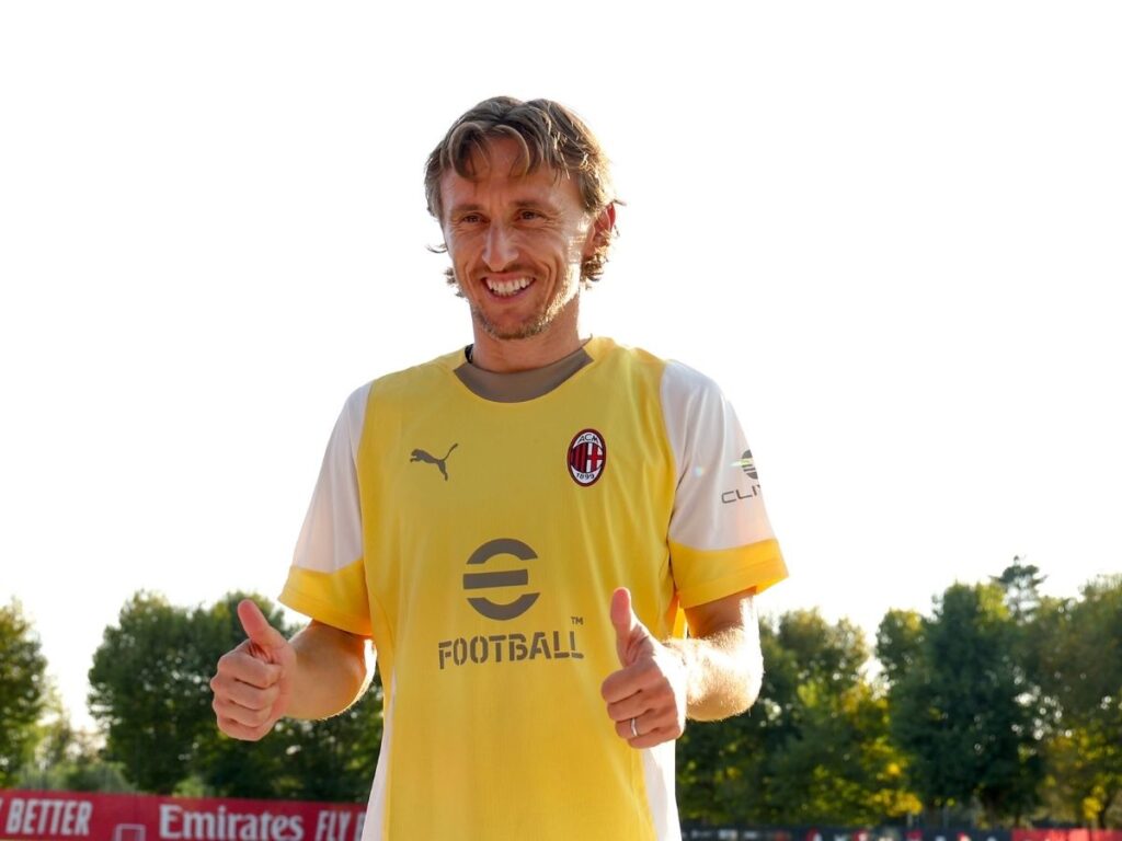 Milan, auguri a Modric. Ibrahimovic: "Sei il migliore. Continua ad essere leader" | VIDEO