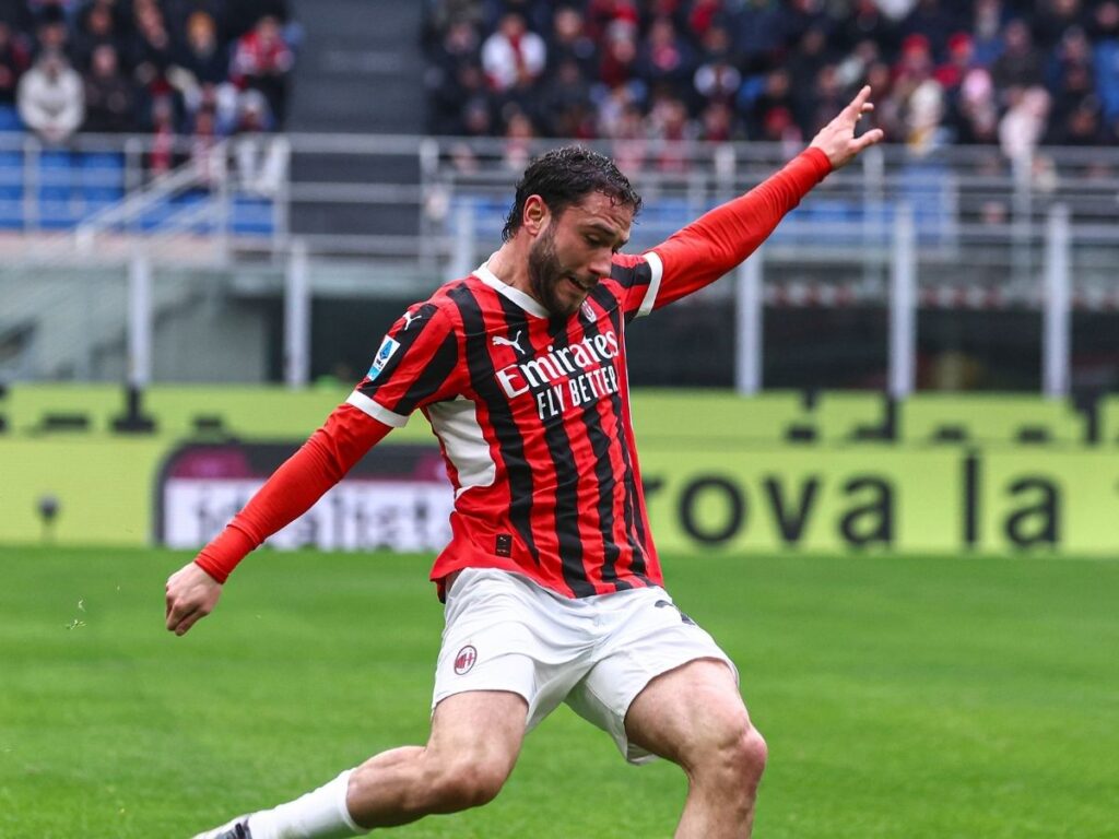 Milan-Napoli, Calabria festeggia la vittoria: "Perfect night"