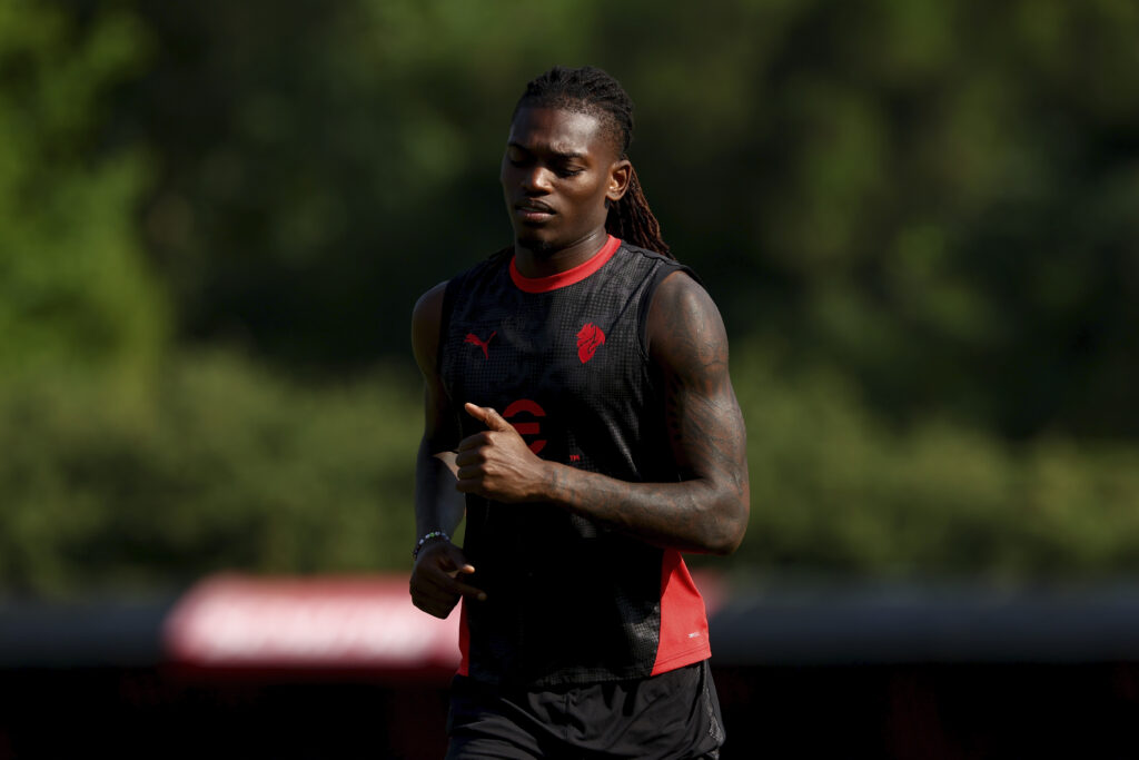 Verso Milan-Bologna, ancora allenamento differenziato per Leao e Nkunku