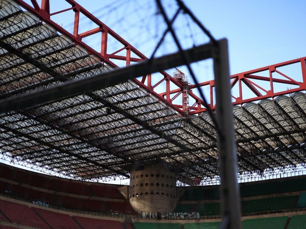 Milan e Inter, ecco quanto costa abbattere San Siro. Il punto
