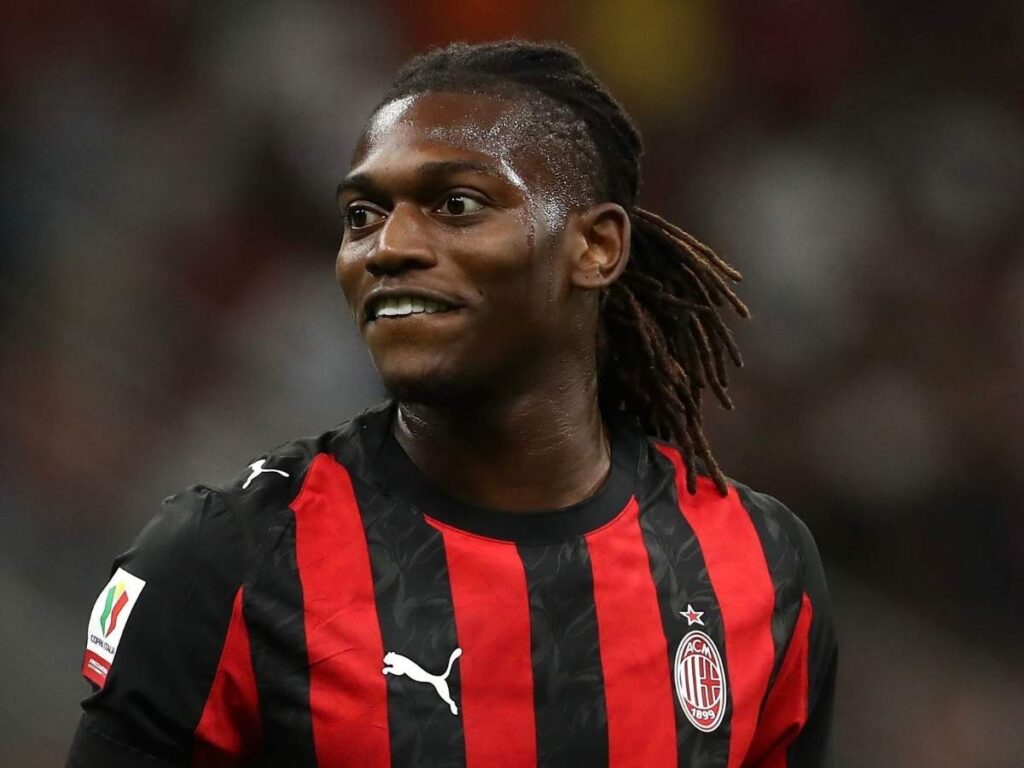 Milan, Leao: "Stavo per andare all'Inter, pazzesco. Ma non potevo dire di no a Maldini"