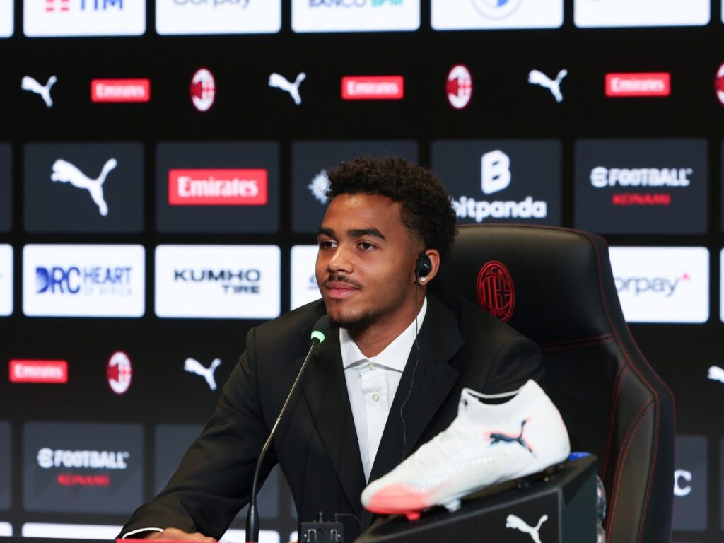 Milan, Odogu: "Difesa a 3 o a 4? Non cambia. Su Allegri ..."