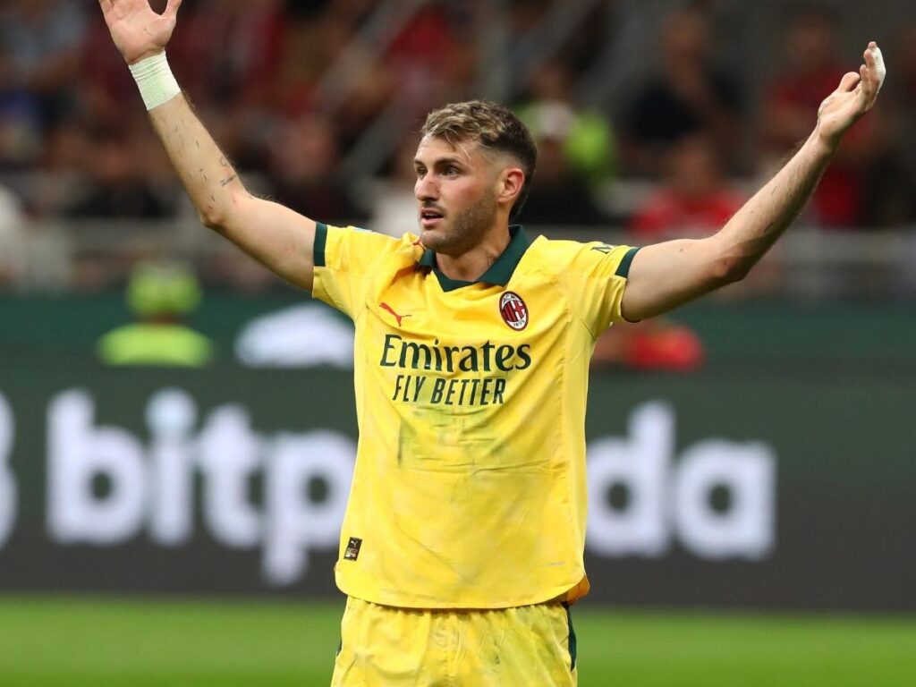 Milan, Brocchi controcorrente: "Continuerò a difendere Gimenez". Il motivo