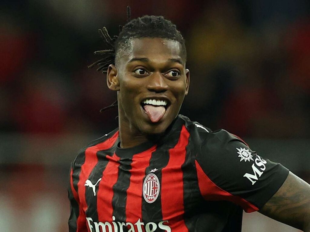 Milan-Roma, Leao ci sarà: Allegri gli chiede di stringere i denti e lui risponderà presente
