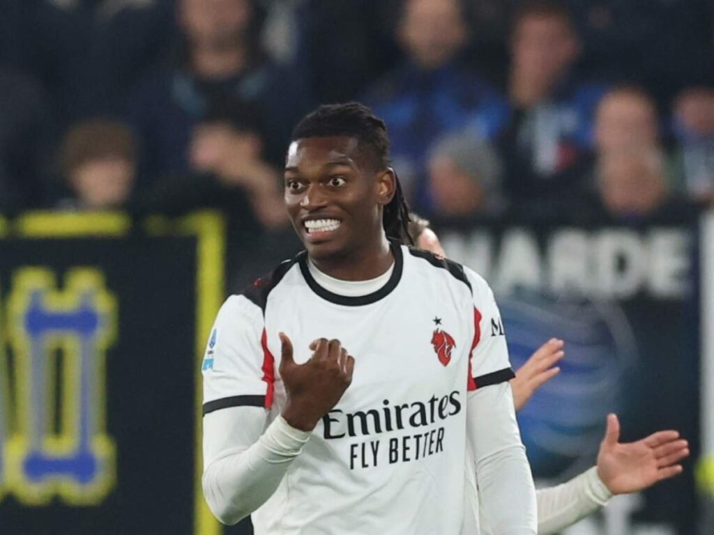 Atalanta-Milan, Leao delude. Allegri lo difende e spiega: "Fastidio all'anca"