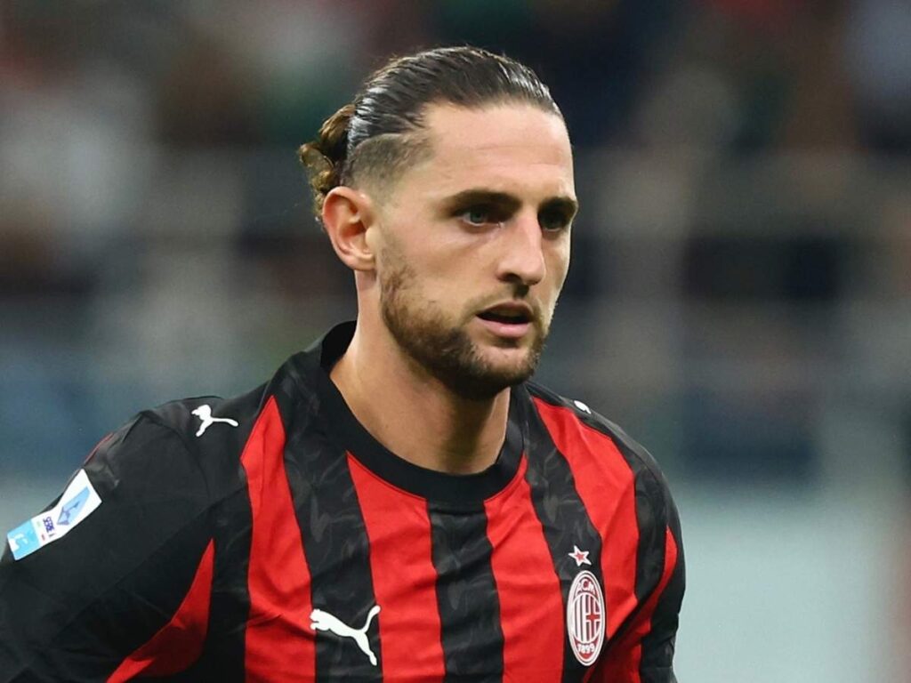 Juventus-Milan, il ritorno a Torino di Rabiot: si è tagliato lo stipendio per 'papà' Allegri