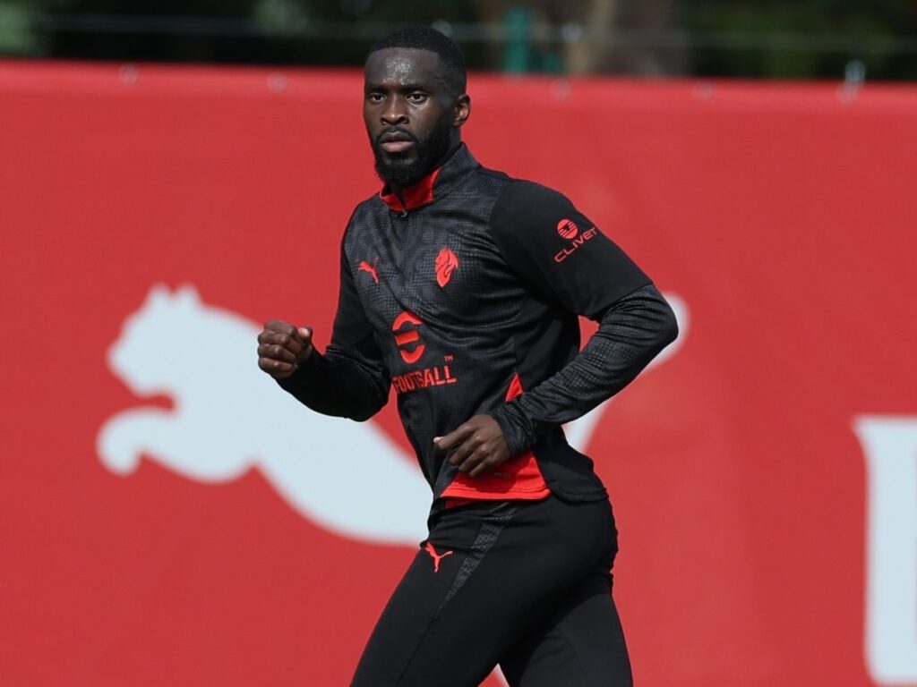 Calciomercato Milan, Romano: "Rinnovo Tomori, pensiero sempre più ..."