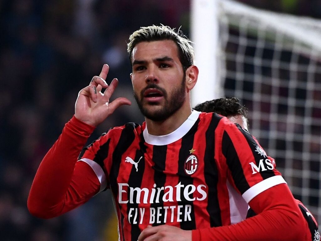 Ex Milan, gli auguri social del club rossonero a Theo Hernandez