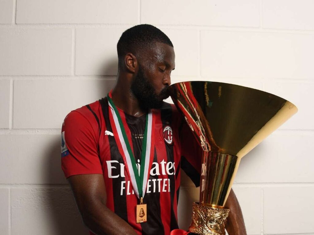 Milan, Tomori: "La telefonata di Maldini ha cambiato la mia carriera. Sullo Scudetto ..."