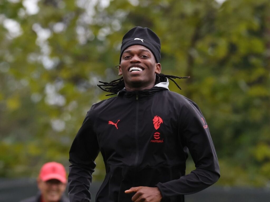 Romano: "Non c'è alcun caso Leao, è una parte importante del Milan"