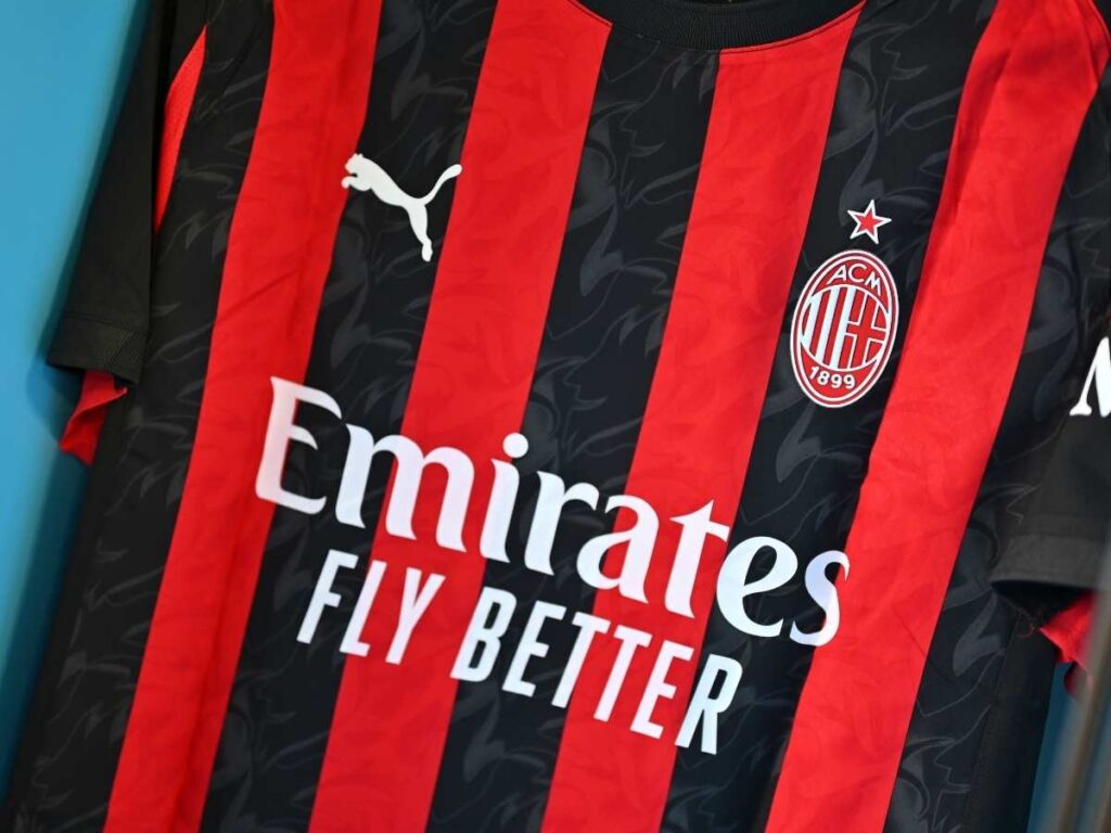 Milan, hai la maglia più 'ricca' della Serie A: dal 2026 staccherà Inter e Juve. Ecco perché