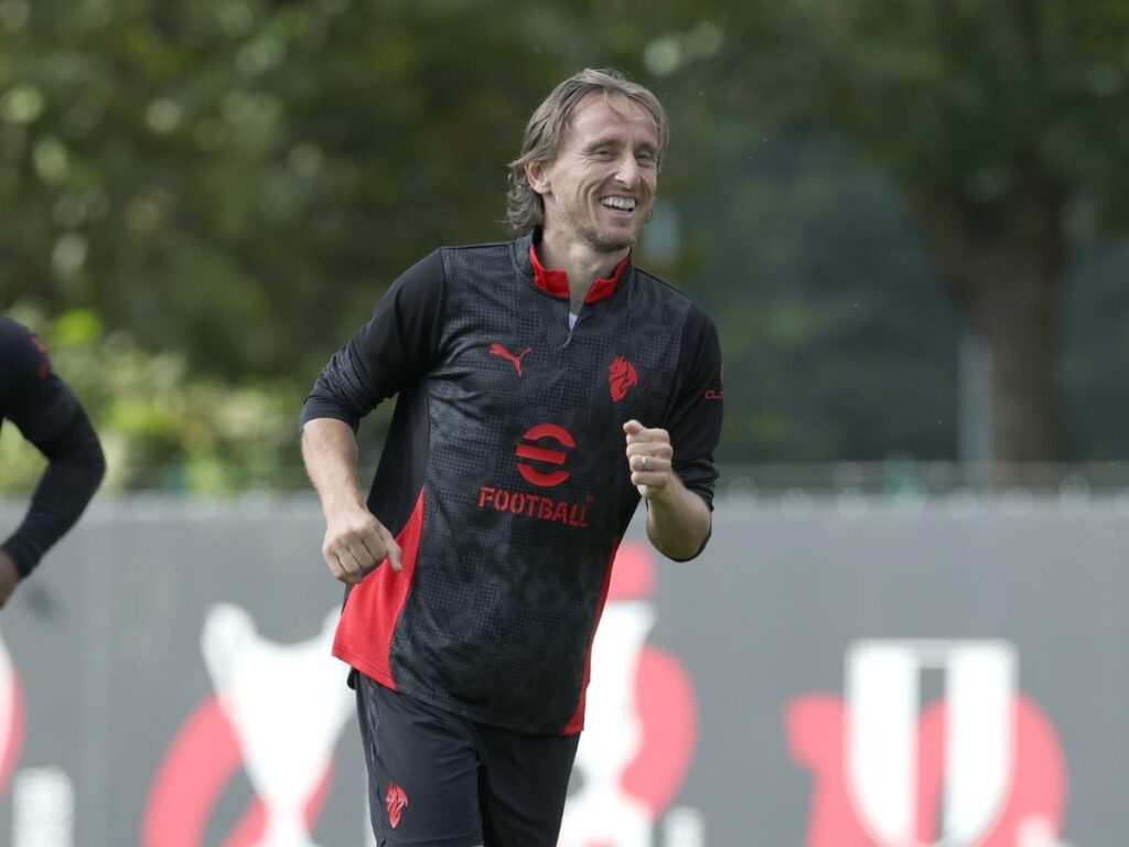 Milan, Ambrosini: "Modric fa trenta metri di corsa al 99'. E' trascinante"