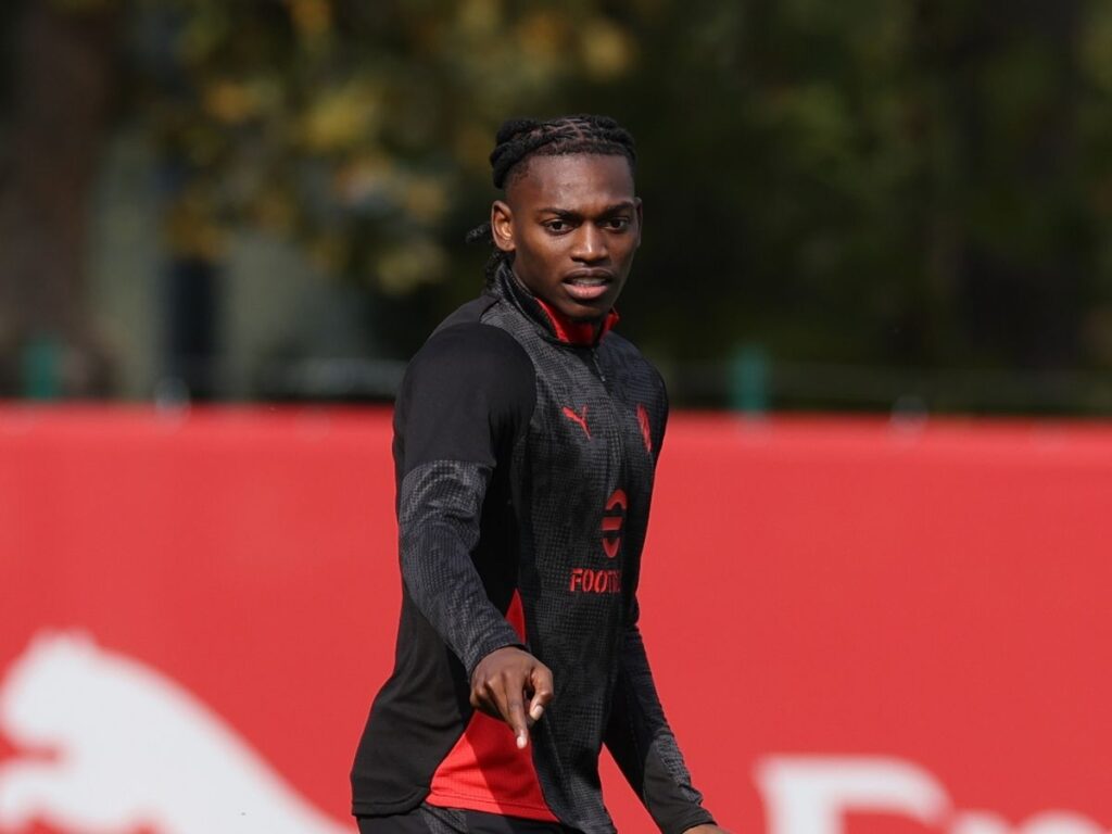 Leao lavora al massimo: serve convincere Allegri. E verso Milan-Fiorentina ...