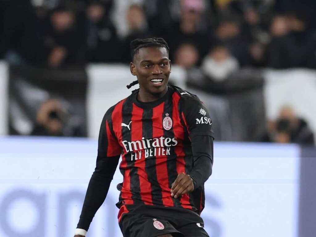 Milan, Ambrosini: "Leao punta? Un dubbio sull’adattabilità resta. Ha il dovere di ..."