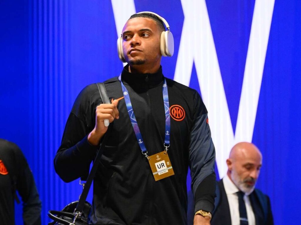 Inter-Milan, Akanji: "Felice di giocare il derby dalla parte nerazzurra. Su Leao ..."
