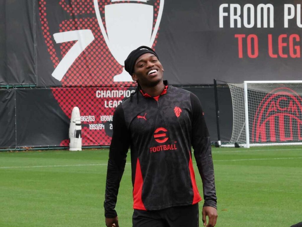 Leao pronto da titolare in Milan-Roma: spazio alla coppia con Nkunku dal primo minuto