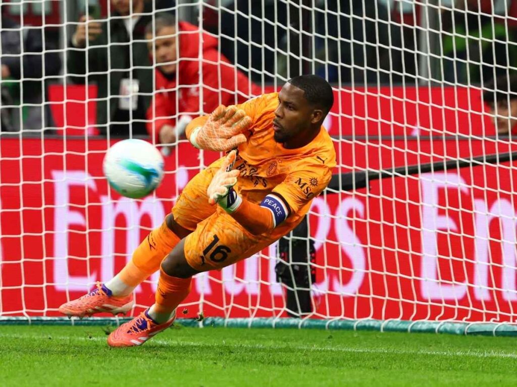 Milan-Roma, Pedullà: "Fare di tutto per rinnovare Maignan. Nkunku ..."