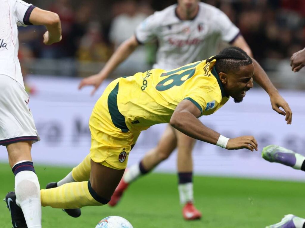 VAR e arbitri, chiamate ed errori ai danni del Milan: da Nkunku a Pavlovic