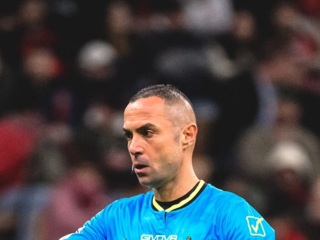 Milan-Roma, Saelemaekers esulta in faccia a Guida e l'arbitro gli dà un calcetto: il commento di Cesari