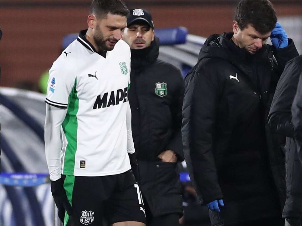 Sassuolo, Berardi si fa male contro il Como: a rischio la sfida col Milan